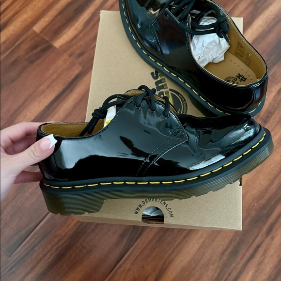 Dr Martins - Picture 3 of 5